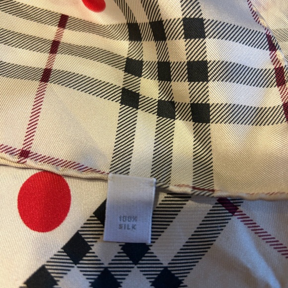 100% silk Burberry scarf! - Picture 2 of 3